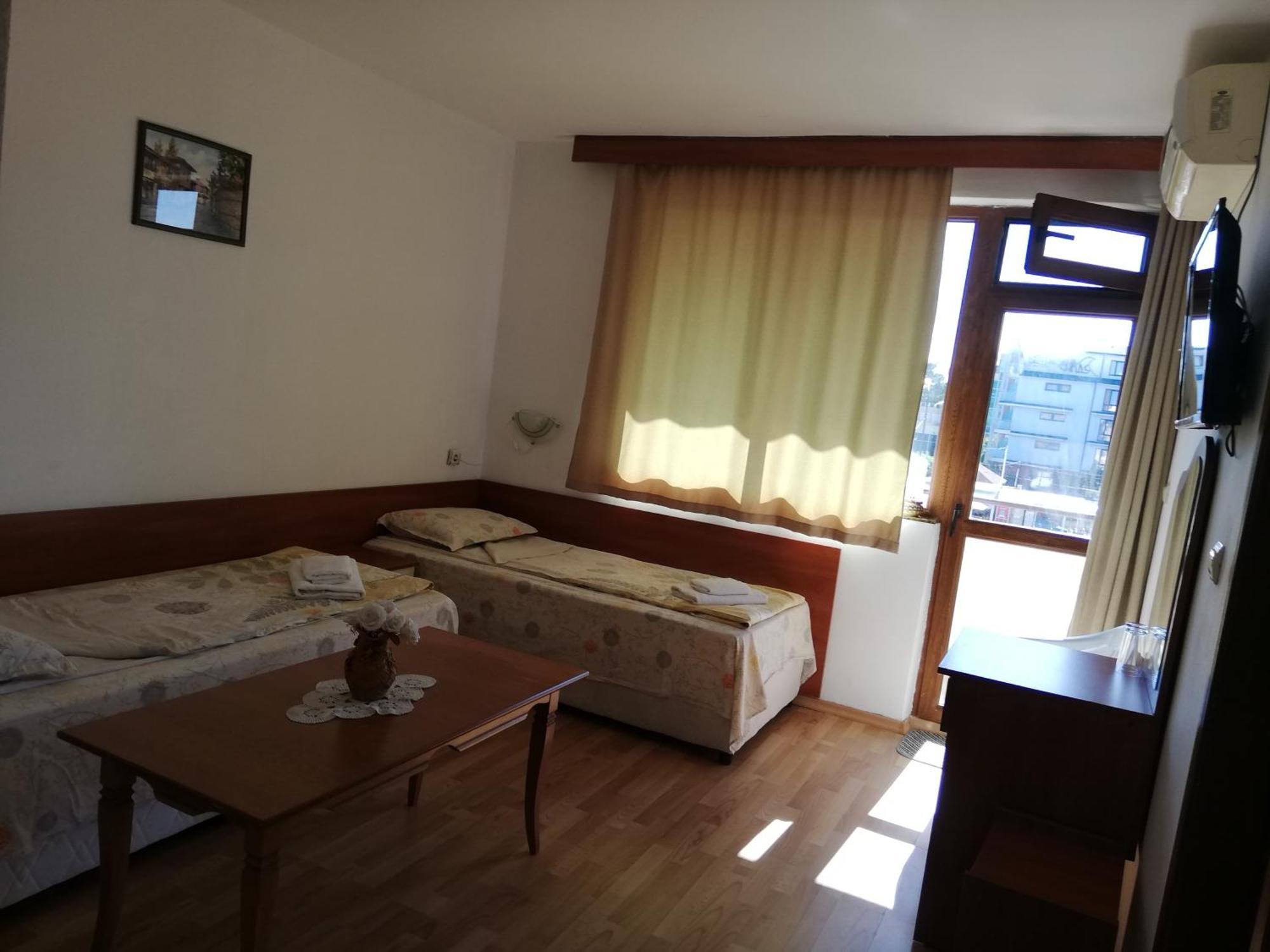 Hotel Strinava Primorsko Extérieur photo