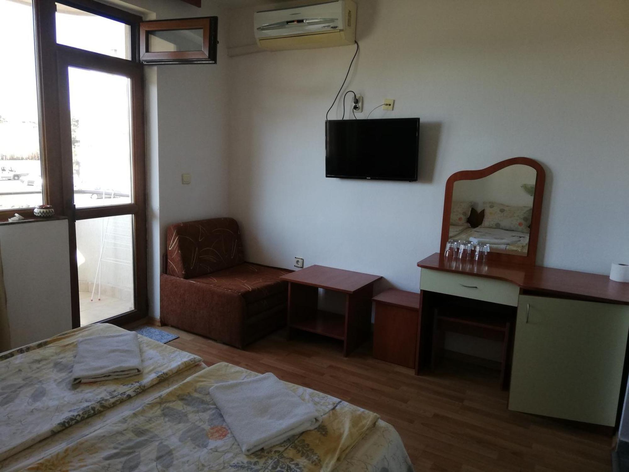 Hotel Strinava Primorsko Extérieur photo