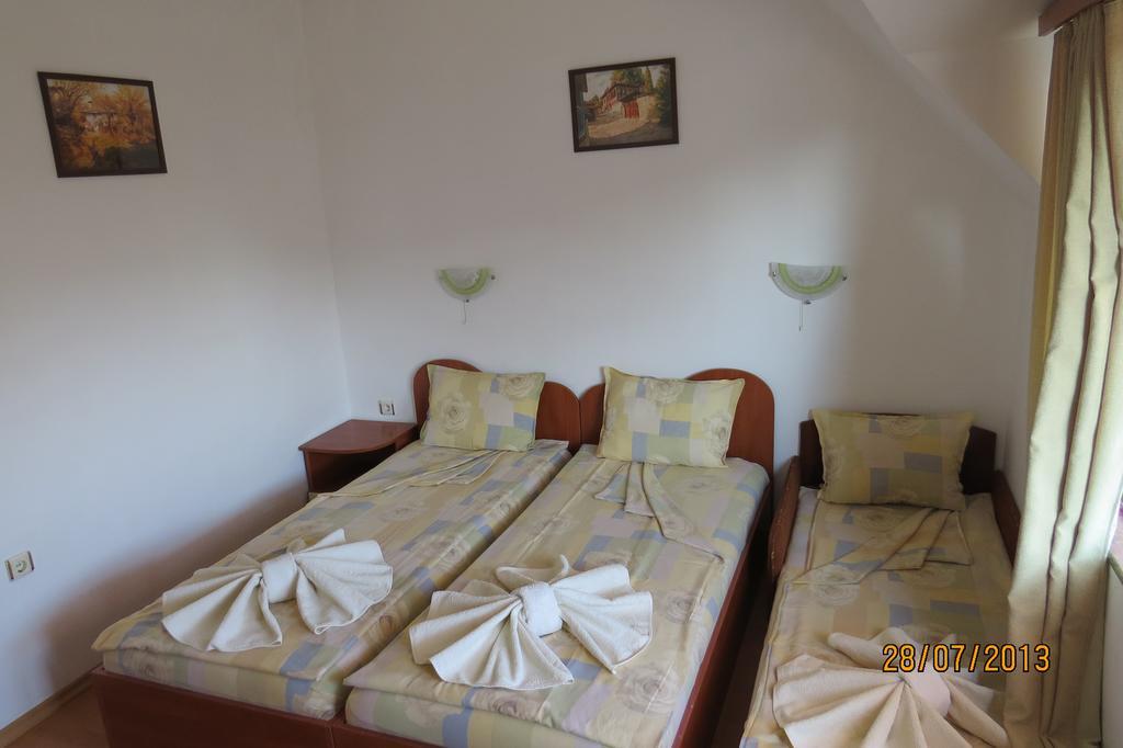 Hotel Strinava Primorsko Extérieur photo